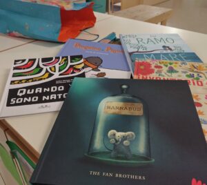 Alcuni dei libri ricevuti in dono
